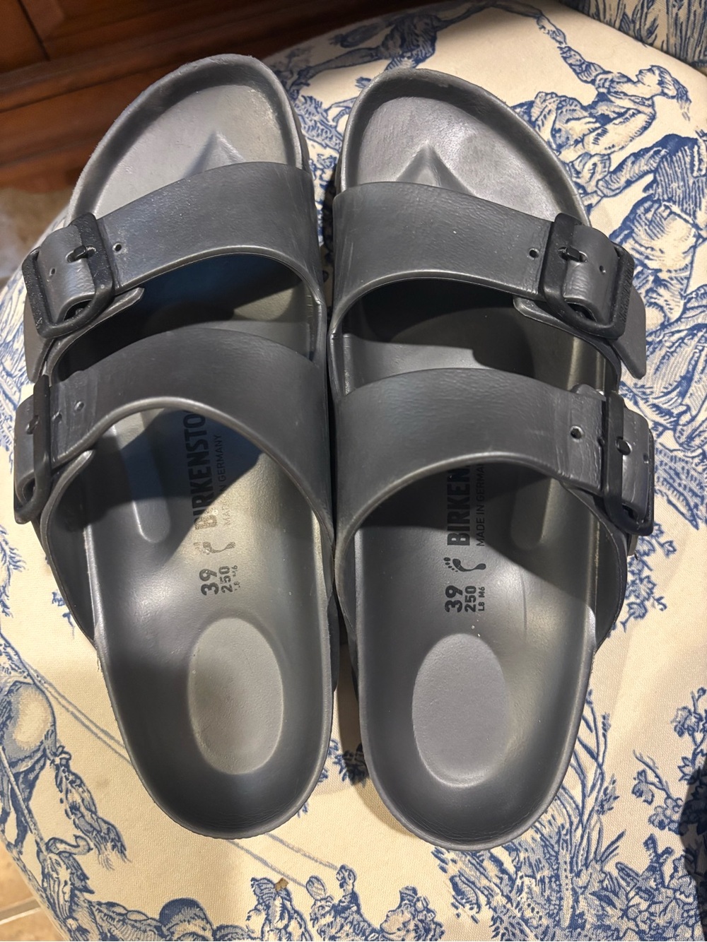 TWO PAIR of Birkenstock Arizona Essentials size 39 (8 1/2) - Picture 3 of 8